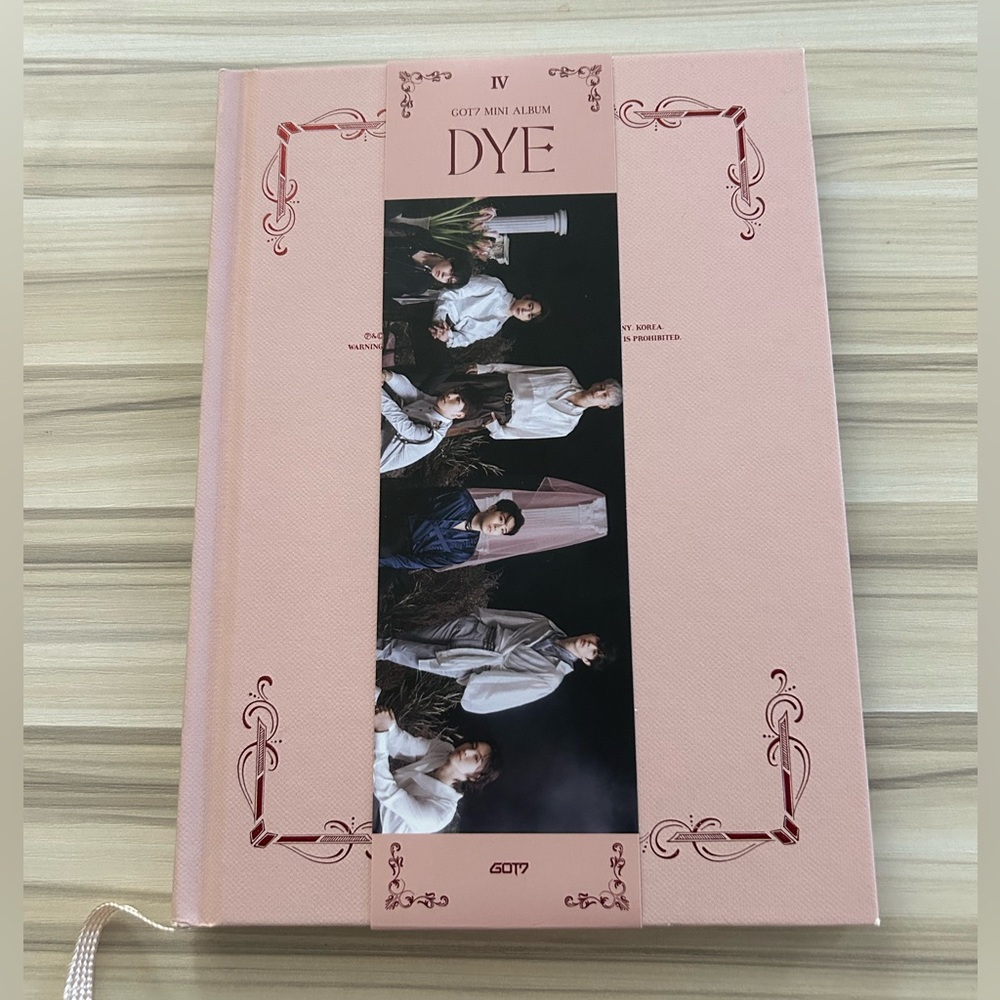 🌼BOGO ALBUMS🌼 KPOP Albums; GOT7 - DYE